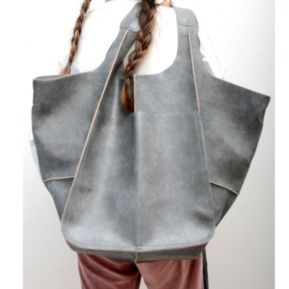 Luxe Vegan Leather Minimalist Oversized Tote Bag - Picture 13 of 16